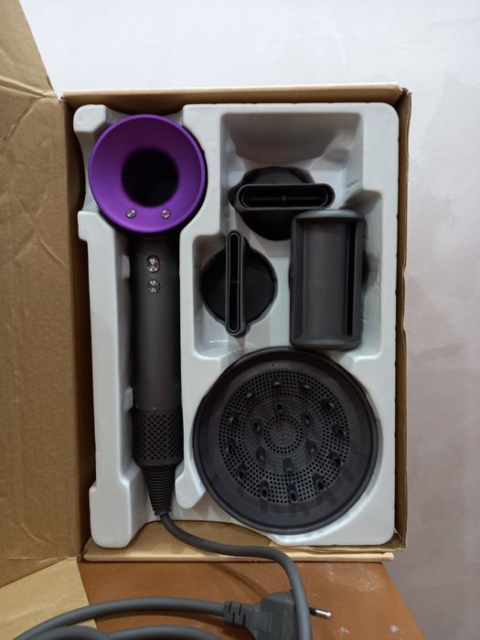 Фен DYSON новый продаётся