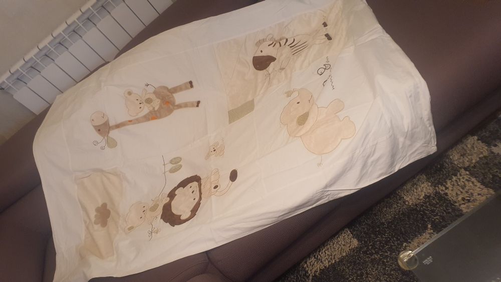 Бебешка олекотена завивка, плик, калъфка и 4 броя обиколници за кошара