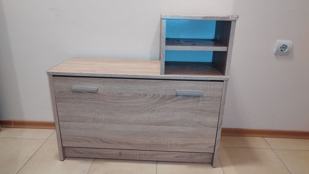 Етажерка портманто за антре с поставка за обувки и огледало.