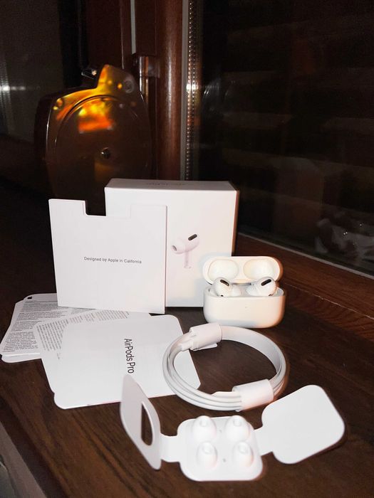 Продавам AirPods Pro 2 (1-во поколение)