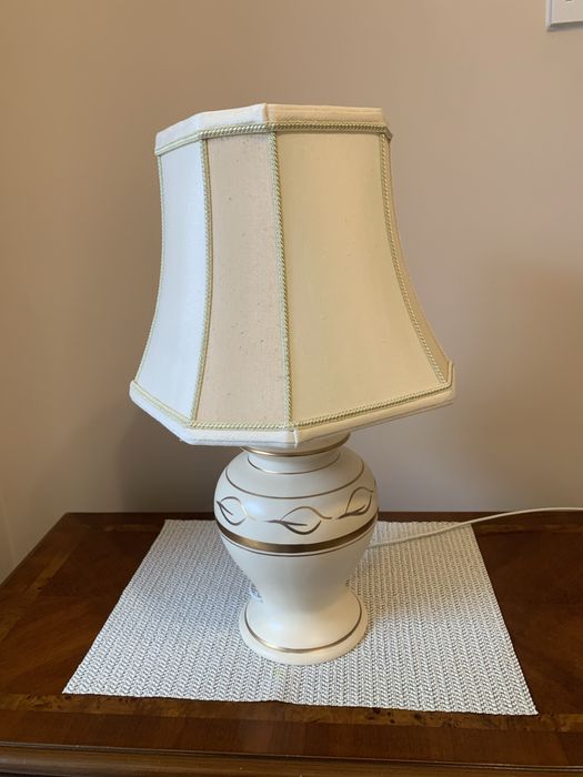 Lampa de noptiera sau masa