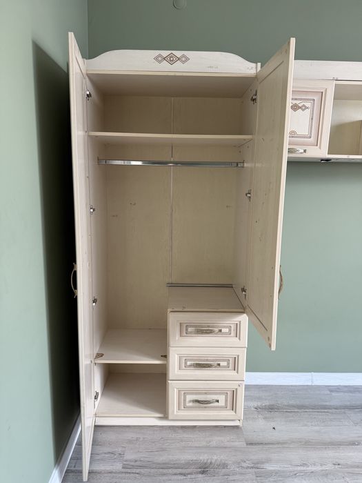 Продам шкаф, кровать и стол для учебы