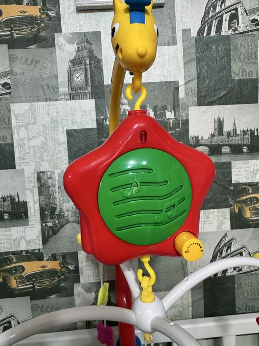 Продам мобиль в кроватку