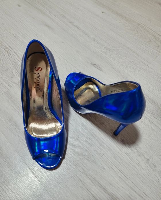 Pantofi cu toc eleganți