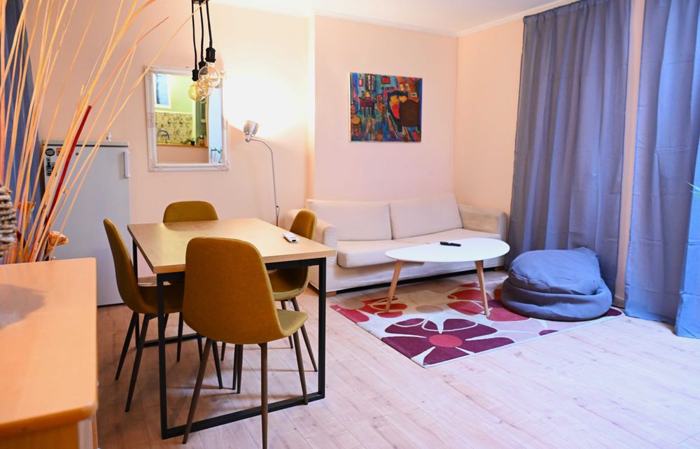 Апартамент под наем - Нощувки National Theatre Loft