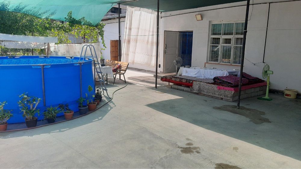 Hovli sotiladi - biznes va yashash uchun qulay joy!