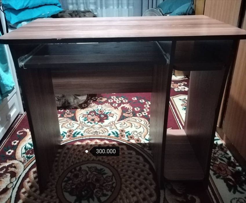 Письменный (компьютерный стол)