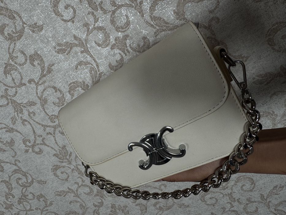 продам сумочку через плечо