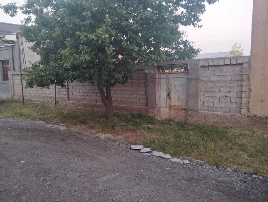 Пустой участок. Буш ер сотилади.