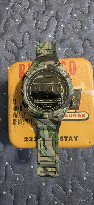 Vând ceas solar Fossil