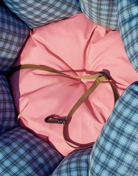 Переноска лежанка для собак и кошек