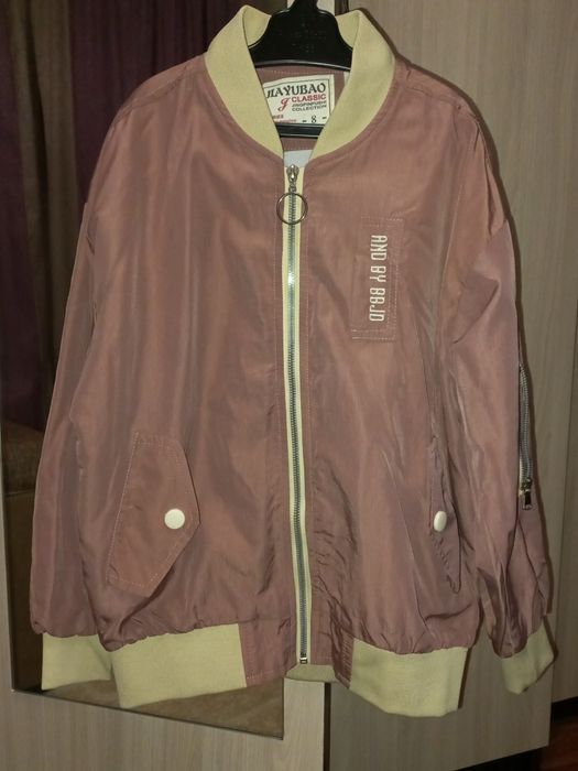 Продам ветровки на девочку