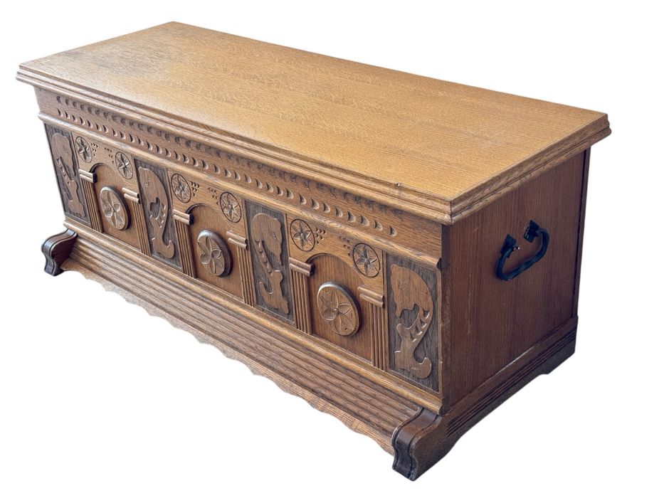 Уникален дървен  сандък