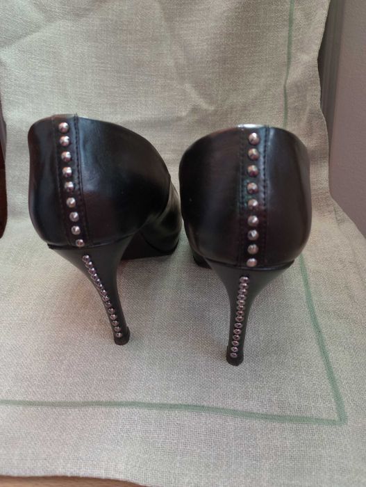 Pantofi cu toc ,marimea 39