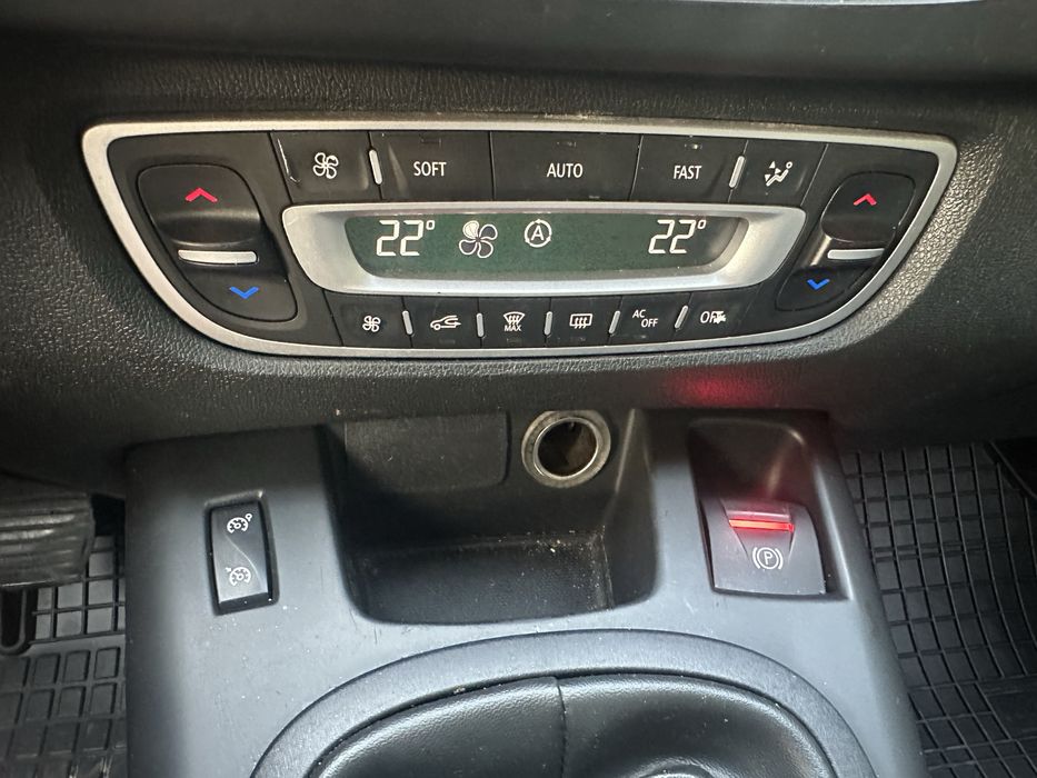 Renault grand scenic 1.6 2013 7 locuri