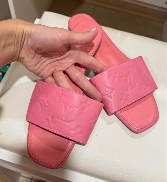 Стилни чехли Louis Vuitton