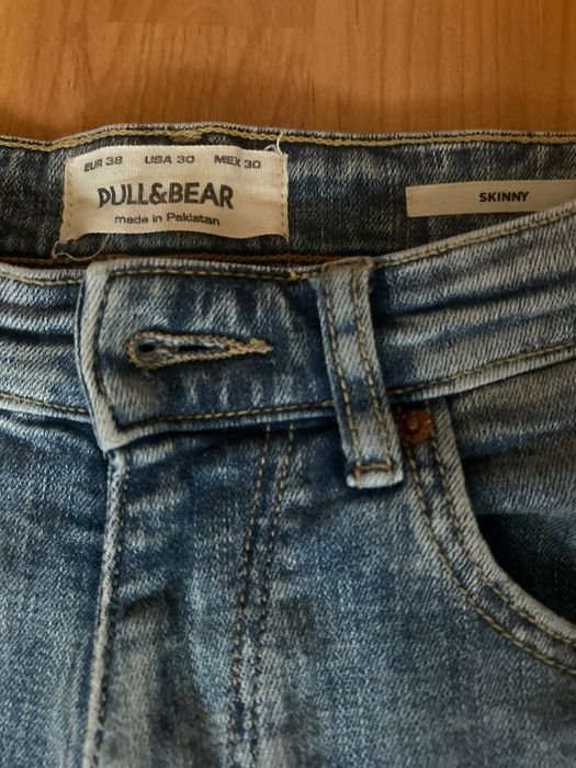 Blugi albaștri Pull & Bear