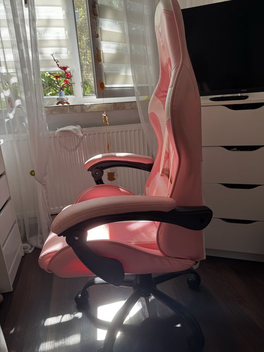 Scaun gaming  roz cu alb