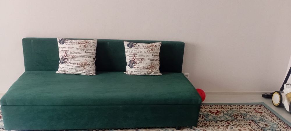 Срочно продаю диван!