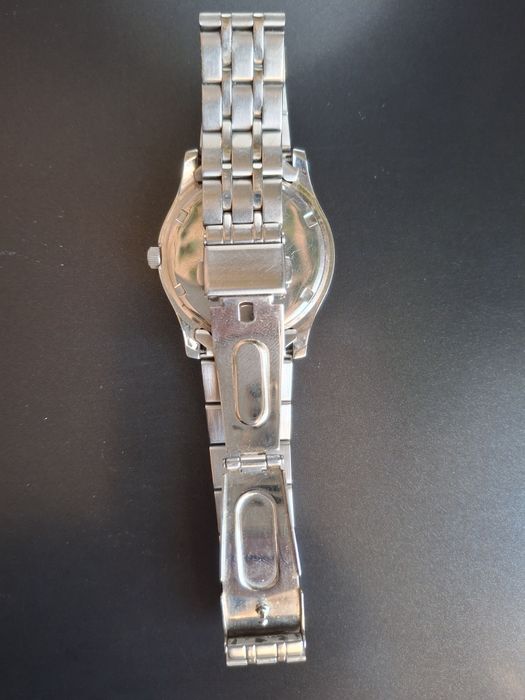 Продам кварцевые наручные часы