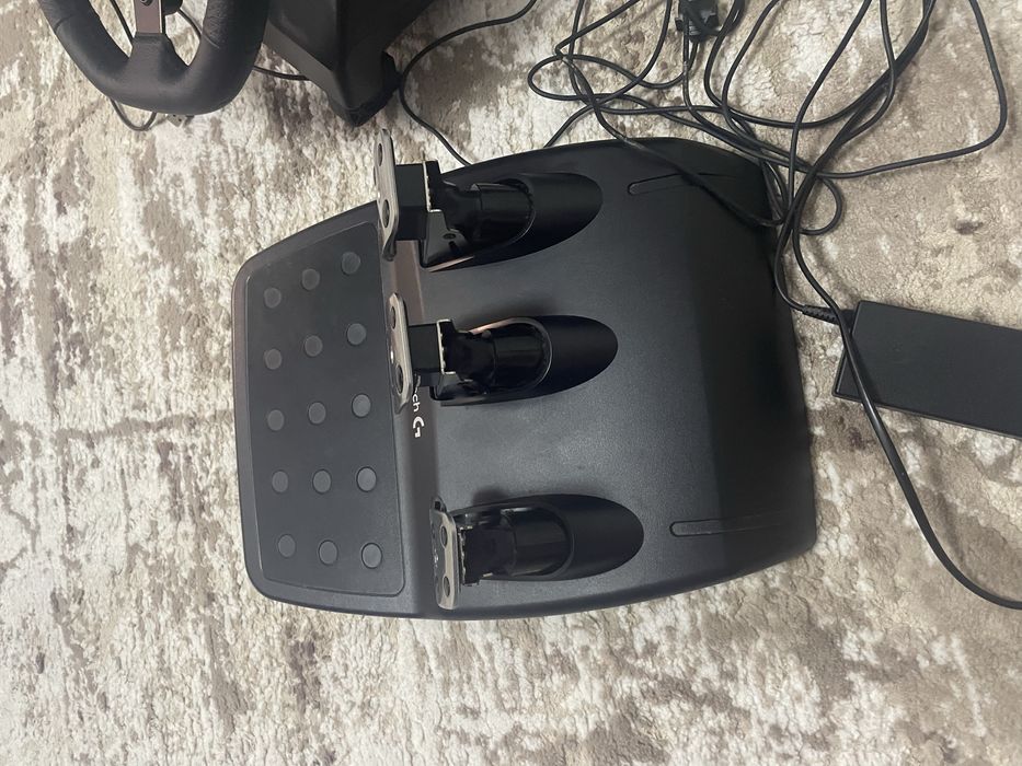 Vand volan cu pedale logitich g920