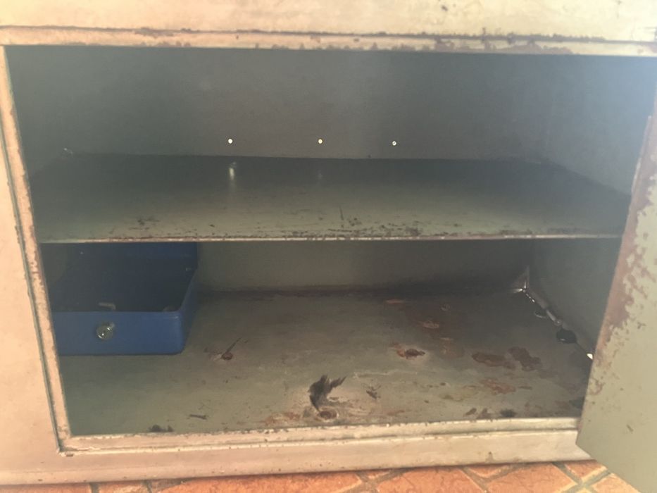 Метални каси Сейфове