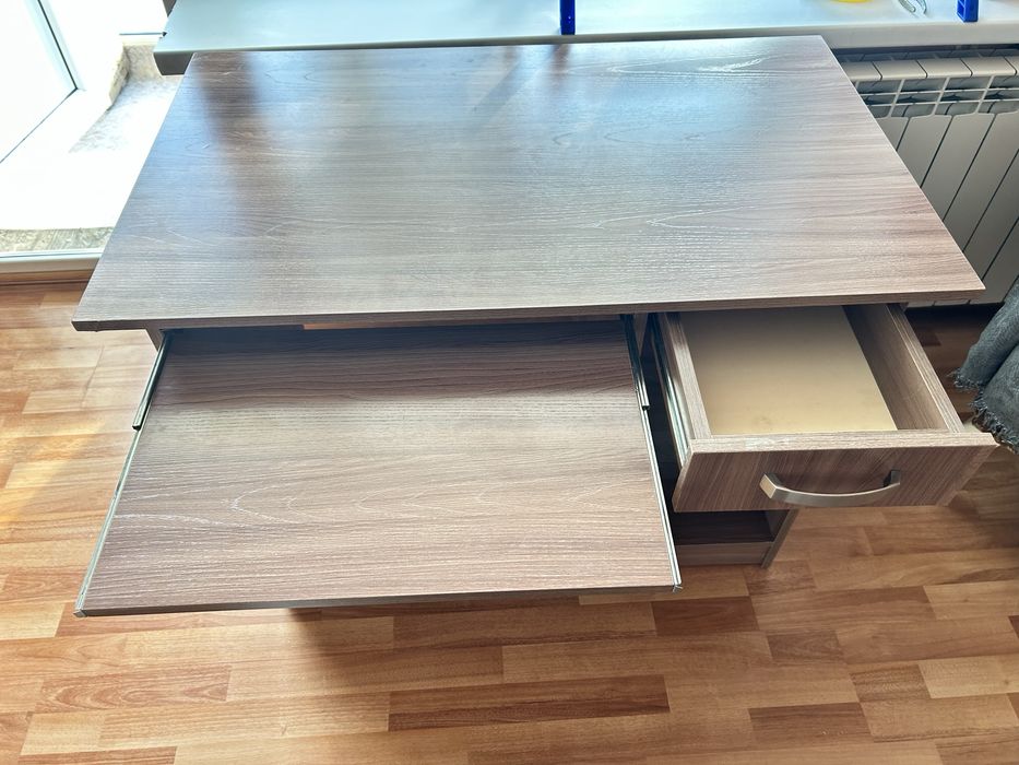 Продам компьютерный стол