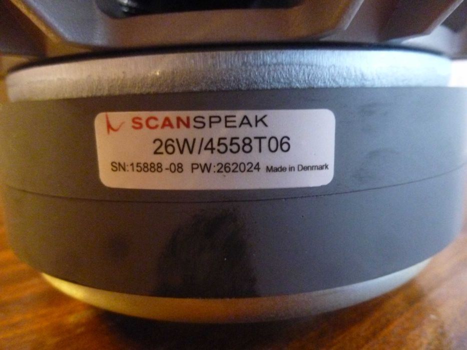 Продам автомобильный Hi-End сабвуфер Scan Speak
