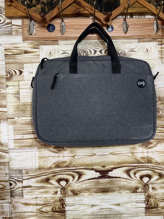 Чанти и калъфи за лаптопи в различни размери