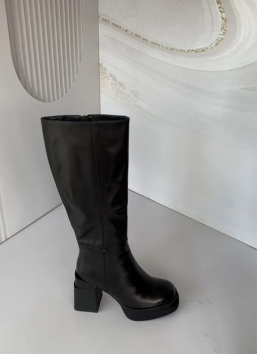 Продам 3 пары сапог 39 размера