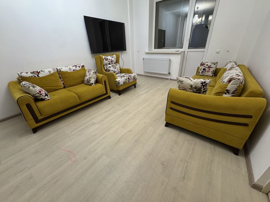 Диван в гостинной