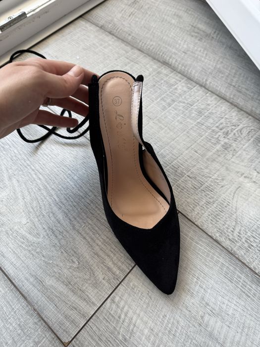 Pantofi stiletto cu toc