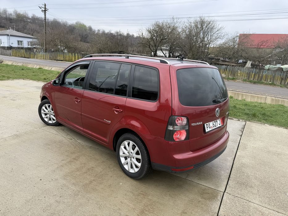 VW TOURAN 2.0 tdi* 140cp* 2010* Impecabil!!!
