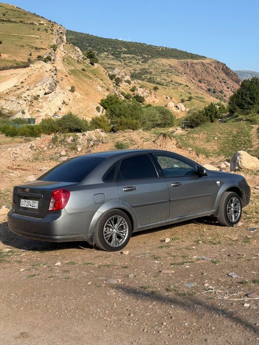 Lacetti 2013,1.6 avtomat 320000km Shumka bo'gan, udar yo'q umuman