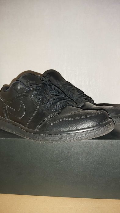 Jordan 1 Low Triple Black - Номер 43