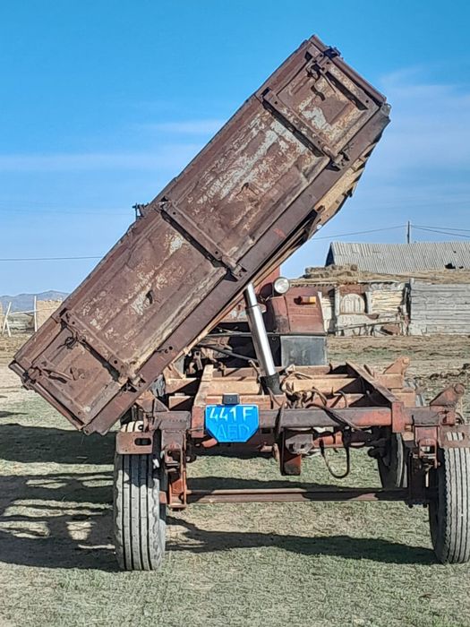 Прицеп с документам, грабли