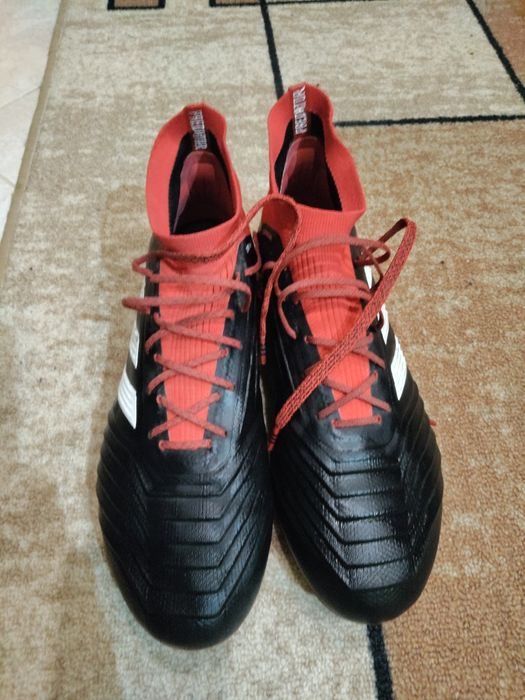 Футболни обувки Adidas Predator