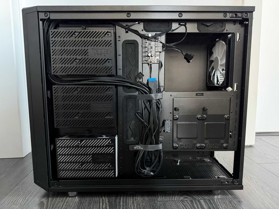 Carcasă Fractal Design Meshify S2 Solid (fără geam) – completă, cu toate accesoriile