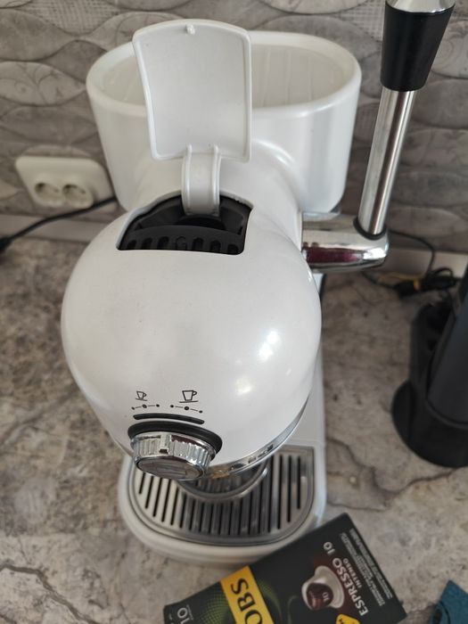 KitchenAid Nespresso Coffee Machine Almond Cream