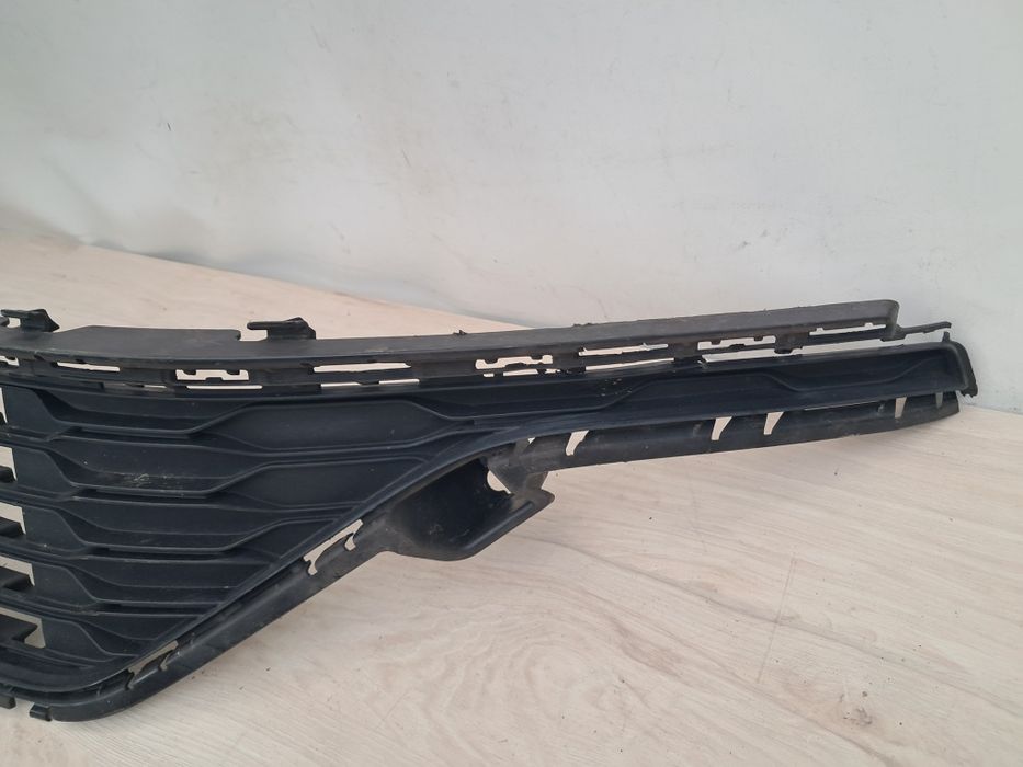 Грил решетка в броня Vw Golf mk7