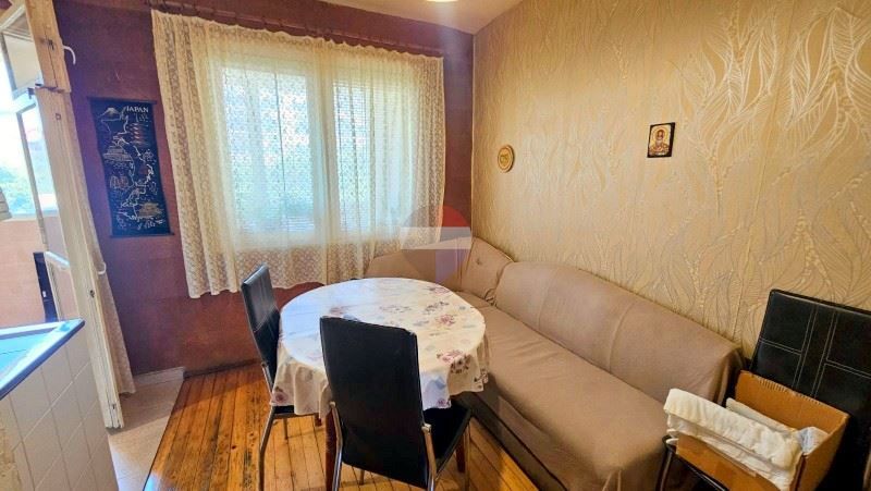 Тристаен панелен апартамент, кв. Вл. Варненчик, РН