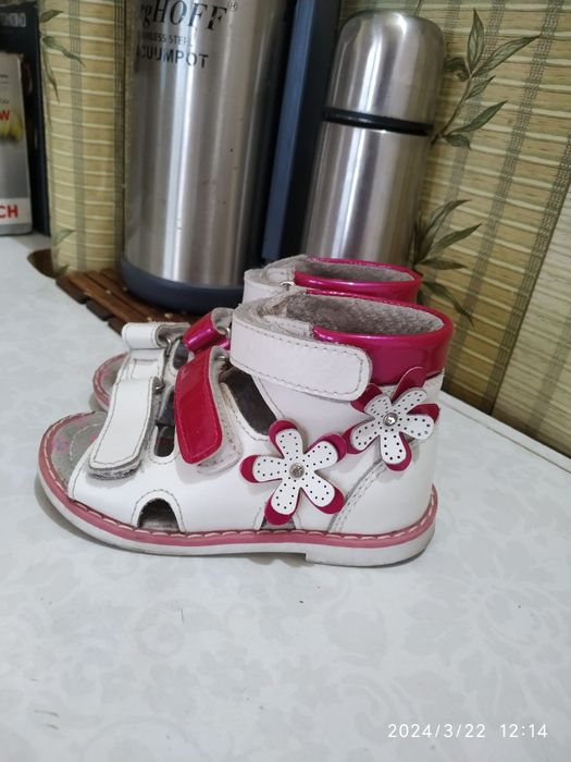 Продам детскую обувь