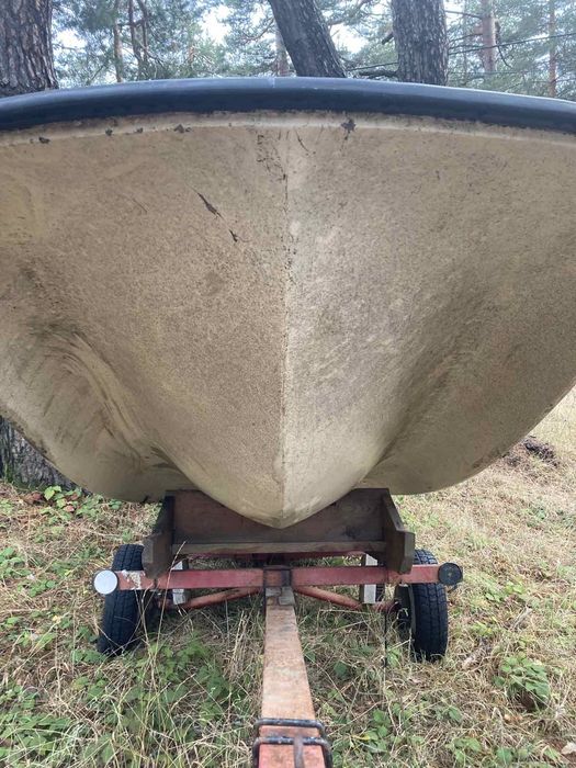 Лодка тримаран четири на два