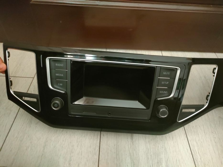 Radio Volkswagen golf 7 cu grila + sigla Volkswagen de la portbagaj