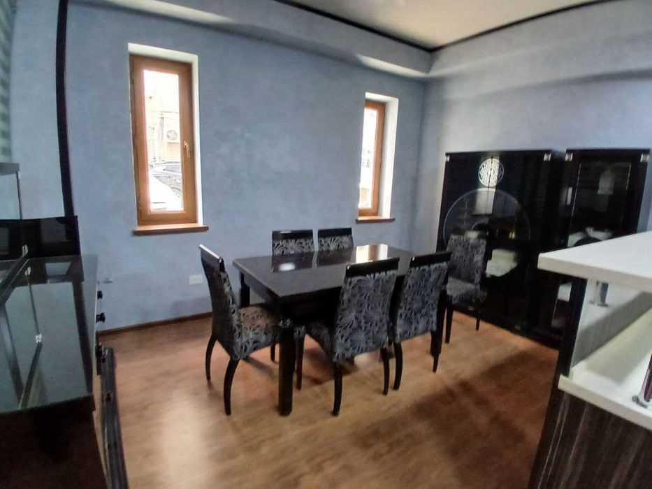 Ул.Никитина .Продам  эксклюзивный дом из 5 комнат  на 2.2 сотках.