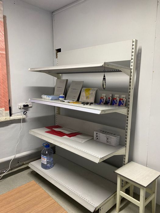 Витринные стеллажи