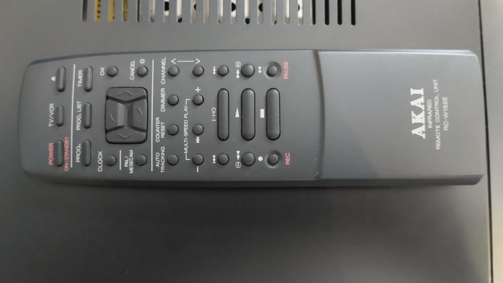 Видеомагнитофон Akai