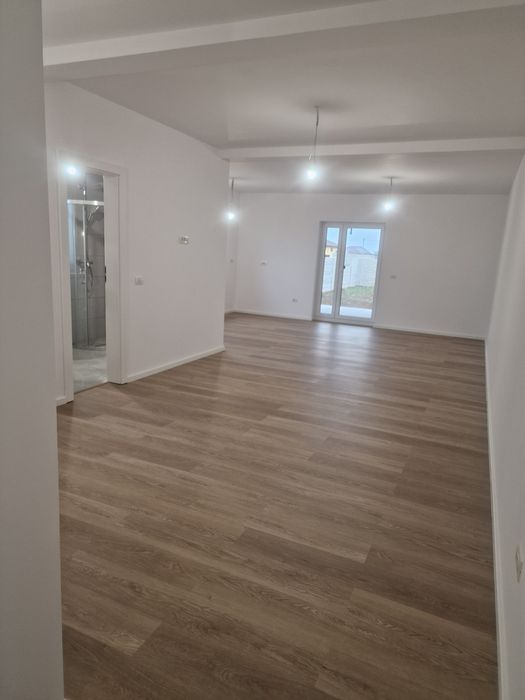 Vând duplex parter SAG 91 mp utili