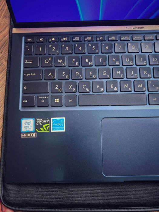 ASUS ZenBook 15 (UX533FD)