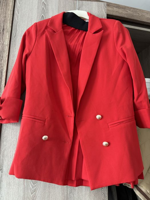 Двойка юбкамен сатылады